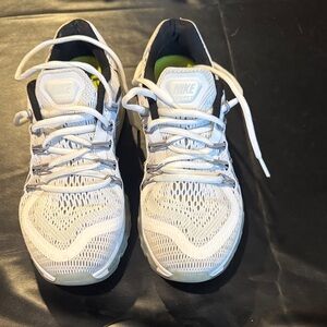 Nike White and Black Mesh Athletic Sneakers